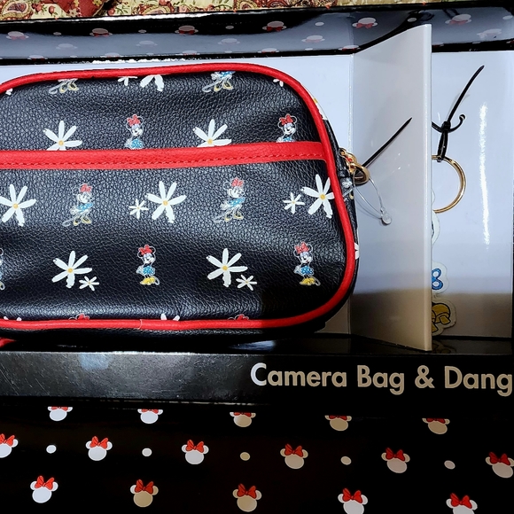 Disney Camera Crossbody Bag NWT. - Picture 1 of 9